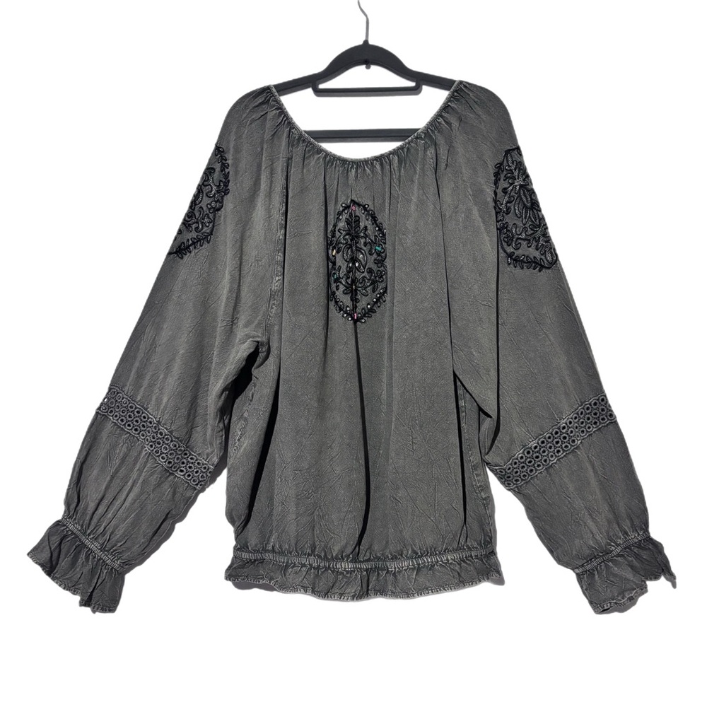 Chic Gray Embroidered Boho Blouse - Picture 4 of 8